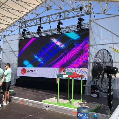 جدیدترین صفحه نمایش LED اجاره ای در فضای باز P1.5625 P1.953 P2.6 میلی متر 7680 هرتز صفحه نمایش با شکل منحنی برای رویدادهای صحنه و دستگاه تبلیغات در فضای باز