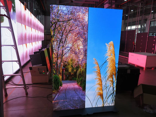 GOB P1.5mm P1.8mm P2mm صفحه نمایش پوستر داخلی LED برای بنر ، دیوار ویدئویی قابل حمل LED با چرخ برای فروشگاه نمایشگاه تجاری