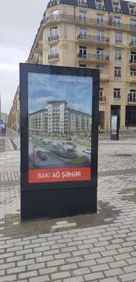 قیمت خوب پوستر LED در فضای باز با P2.5/P3/P4 Pixel Pitch 5500nits روشنایی و 960 * 1920mm اندازه صفحه نمایش سفارشی آنلاین