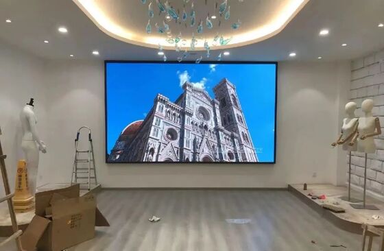 قیمت خوب نمایشگر LED ثابت داخلی با تراکم پیکسلی 0.9 میلی‌متر، روشنایی 600 نیت و دسترسی کامل از جلو برای اتاق‌های کنفرانس آنلاین
